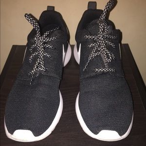 Nike Roche One in Women's